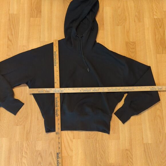 Old Navy Active Dynamic Fleece Hoodie Sweatshirt Womens Small Black Cropped - Picture 2 of 8